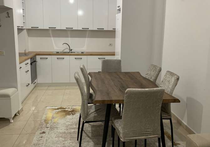 Shtepi me qera 2+1 ne Tirane - 430 Euro