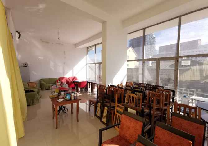 Jepet me qera ambjent ne ‘’Astir’’. 