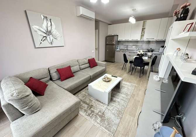 Shtepi me qera 2+1 ne Tirane - 650 Euro