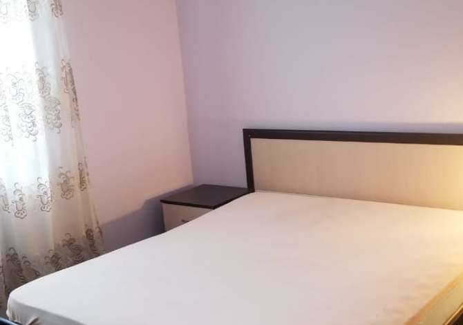 Shtepi me qera  ne Tirane, 1+1, Mobilimi E mobiluar, Pagesa 30,000  Leke.