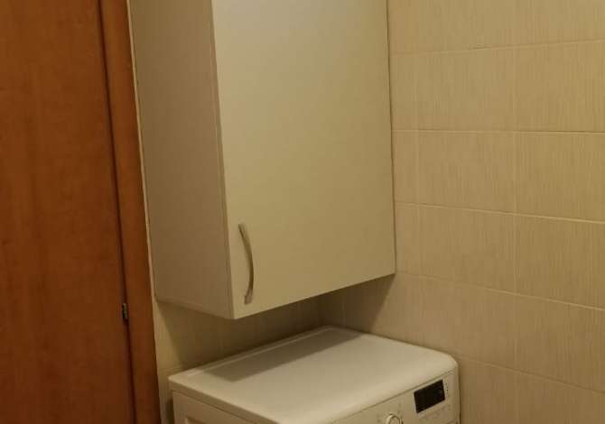 Shtepi me qera  ne Tirane, 1+1, Mobilimi E mobiluar, Pagesa 30,000  Leke.