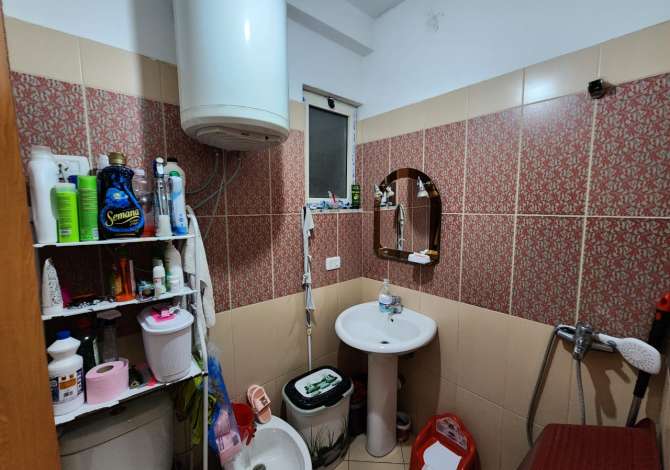 Shtepi ne shitje Apartament ne Tirane, 1+1, Mobilimi E mobiluar, Pagesa 54,000  Euro.