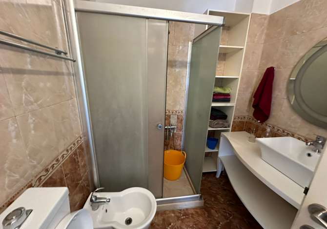 Shtepi me qera Apartament ne Tirane, 2+1, Mobilimi E mobiluar, Pagesa 700  Euro.