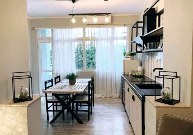 Shtepi me qera  ne Tirane, 2+1, Mobilimi E mobiluar, Pagesa 500  Euro.