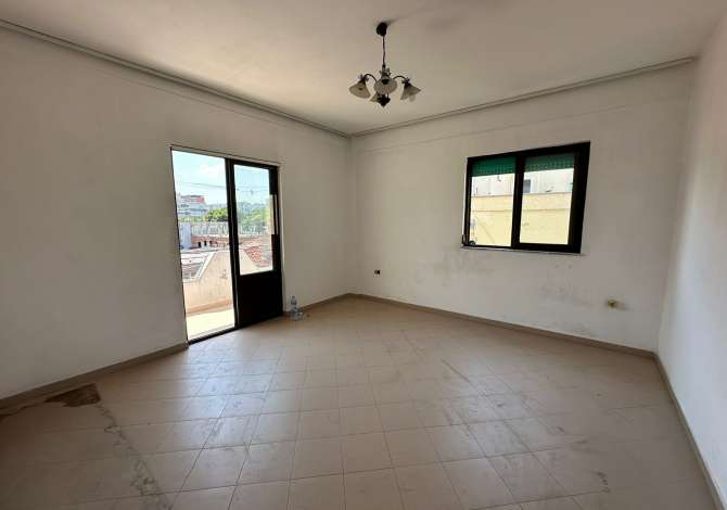 Shtepi ne shitje Apartament ne Tirane, 2+1, Mobilimi Bosh, pa mobiluar, Pagesa 120,000  Euro.