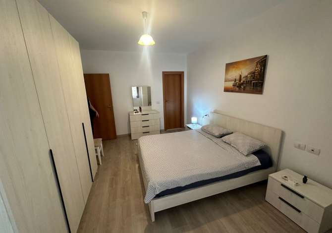 Shtepi me qera Apartament ne Tirane, 2+1, Mobilimi E mobiluar, Pagesa 700  Euro.