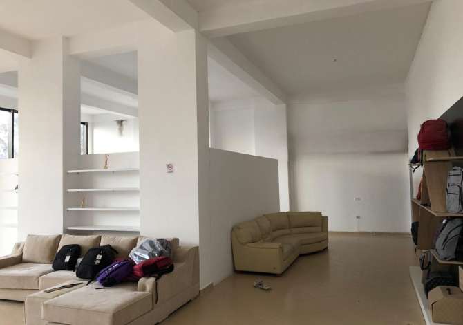 Ambient biznesi me qera 3+1 ne Tirane - 1,200 Euro