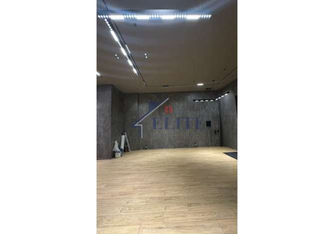 Ambient biznesi me qera 1+1 ne Tirane - 700 Euro