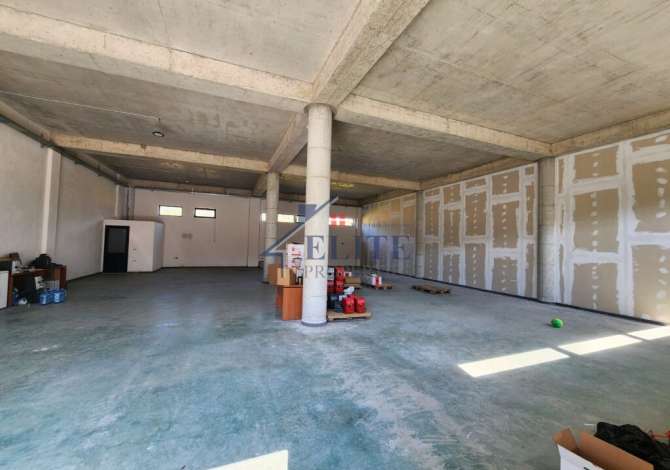 Ambient biznesi me qera 4+1 ne Tirane - 1,200 Euro