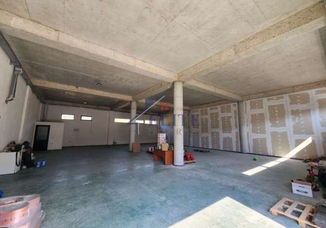 Ambient biznesi me qera 4+1 ne Tirane - 1,200 Euro