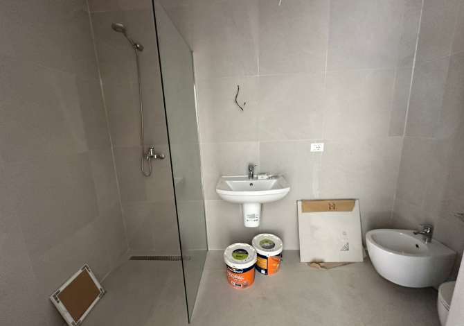 Lake View, apartament 1+1 me qira
