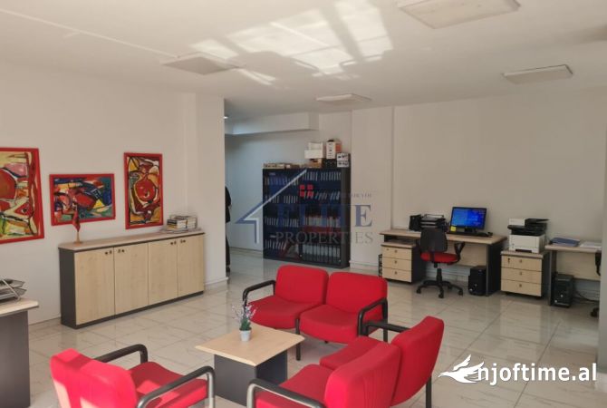 Ambient biznesi me qera 3+1 ne Tirane - 750 Euro