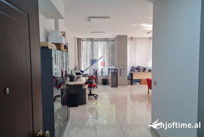 Ambient biznesi me qera 3+1 ne Tirane - 750 Euro
