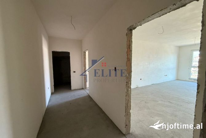 Shtepi ne shitje Apartament ne Tirane, 1+1, Mobilimi Bosh, pa mobiluar, Pagesa 100,260  Euro.