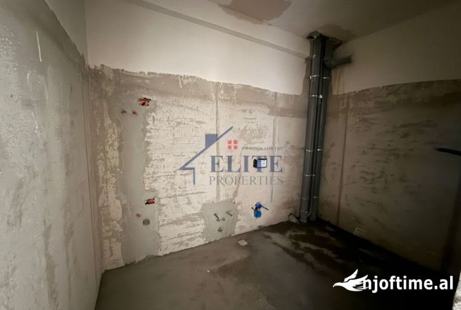 Shtepi ne shitje Apartament ne Tirane, 1+1, Mobilimi Bosh, pa mobiluar, Pagesa 100,260  Euro.