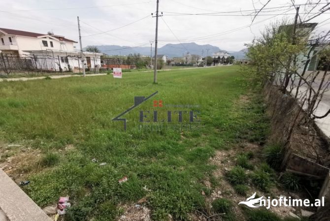 Truall ose Toke ne Tirane - 280,000 Euro