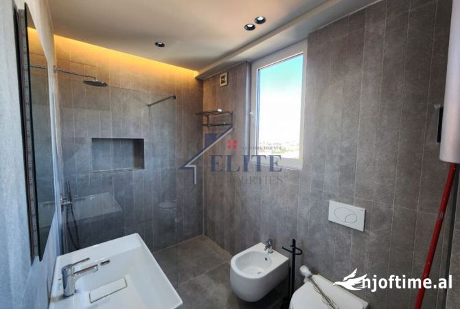 Shtepi me qera Apartament ne Tirane, 3+1, Mobilimi E mobiluar, Pagesa 1,150  Euro.