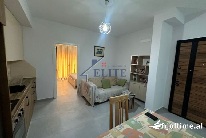 Shtepi me qera Garsoniere ne Tirane - 400 Euro