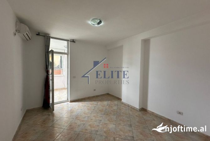 Ambient biznesi me qera 3+1 ne Tirane - 1,100 Euro