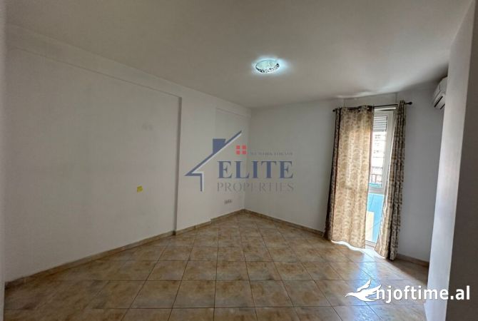 Ambient biznesi me qera 3+1 ne Tirane - 1,100 Euro