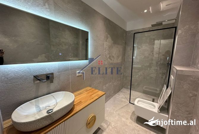 Ambient biznesi me qera 3+1 ne Tirane - 950 Euro