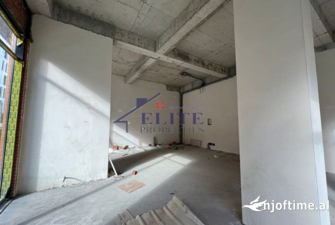 Green City Astir, dyqan ne shitje