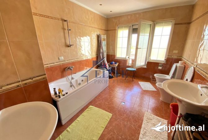 Penthouse (panoramic top floor) for rent in Tirana 3+1, Furnished