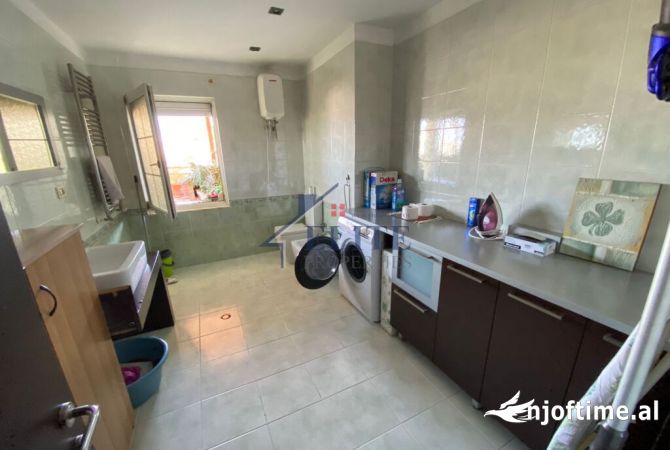 Penthouse (panoramic top floor) for rent in Tirana 3+1, Furnished