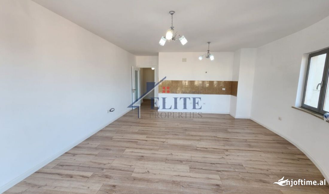 Shtepi ne shitje Apartament ne Tirane, 1+1, Mobilimi Bosh, pa mobiluar, Pagesa 147,000  Euro.