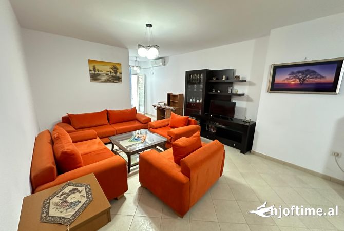 Shtepi me qera 2+1 ne Tirane - 650 Euro