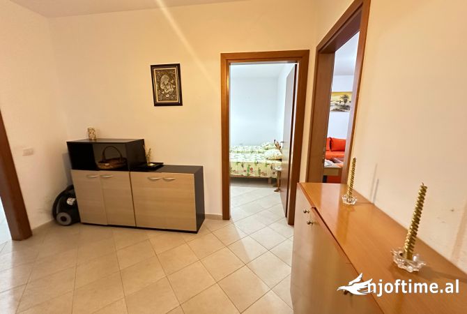 Shtepi me qera Apartament ne Tirane, 2+1, Mobilimi E mobiluar, Pagesa 650  Euro.