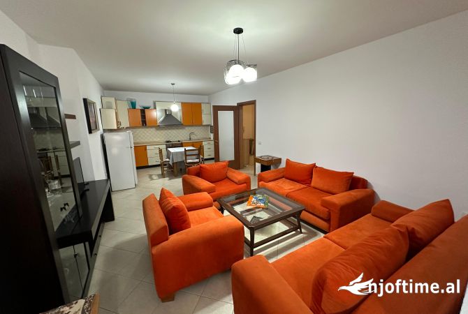 Shtepi me qera 2+1 ne Tirane - 650 Euro