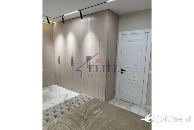 Shtepi ne shitje Apartament ne Tirane, 2+1, Mobilimi E mobiluar, Pagesa 230,000  Euro.