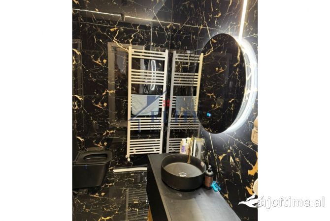 Shtepi ne shitje Apartament ne Tirane, 2+1, Mobilimi E mobiluar, Pagesa 230,000  Euro.