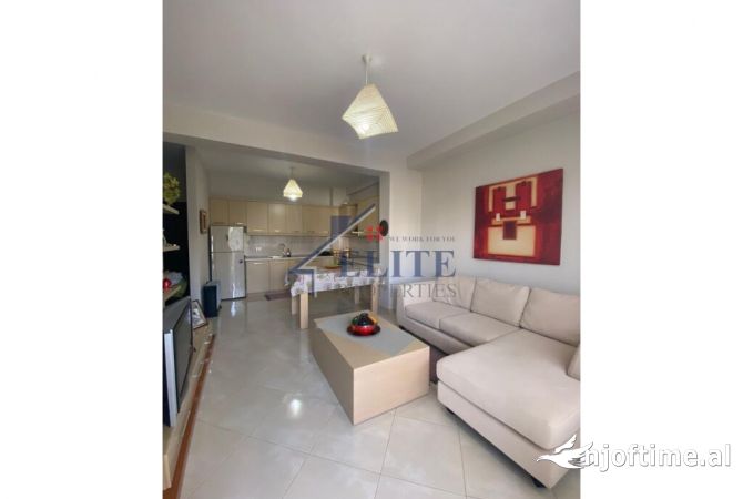Shtepi me qera 2+1 ne Tirane - 400 Euro