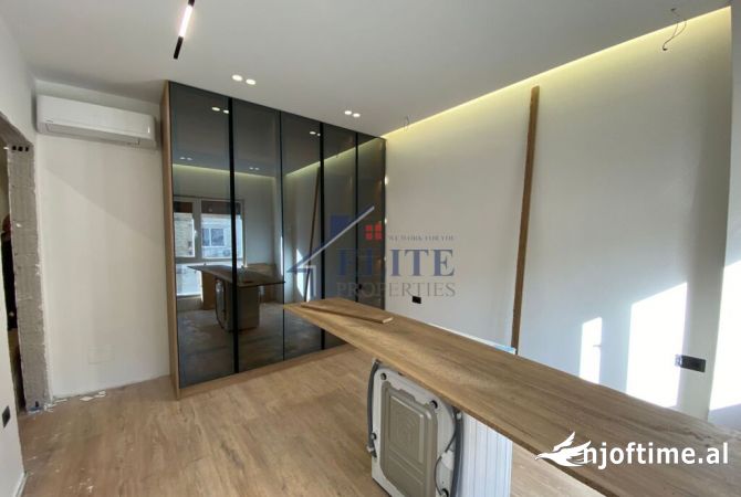 Shtepi ne shitje Apartament ne Tirane, 1+1, Mobilimi E mobiluar, Pagesa 150,000  Euro.