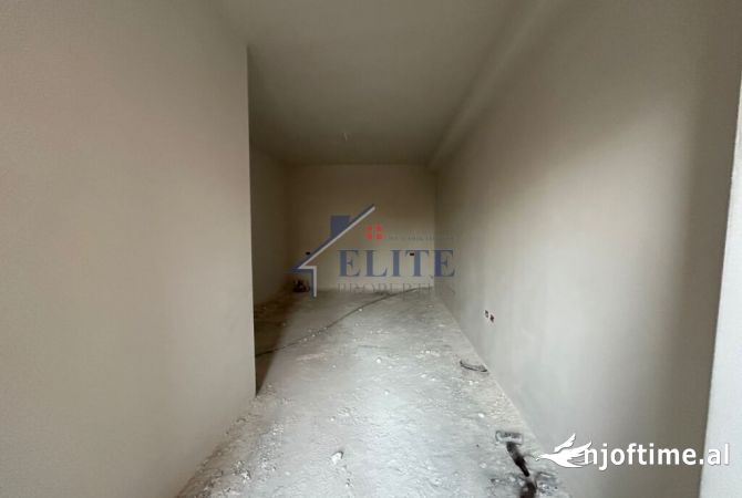 Shtepi ne shitje Apartament ne Tirane, 2+1, Mobilimi Bosh, pa mobiluar, Pagesa 117,060  Euro.