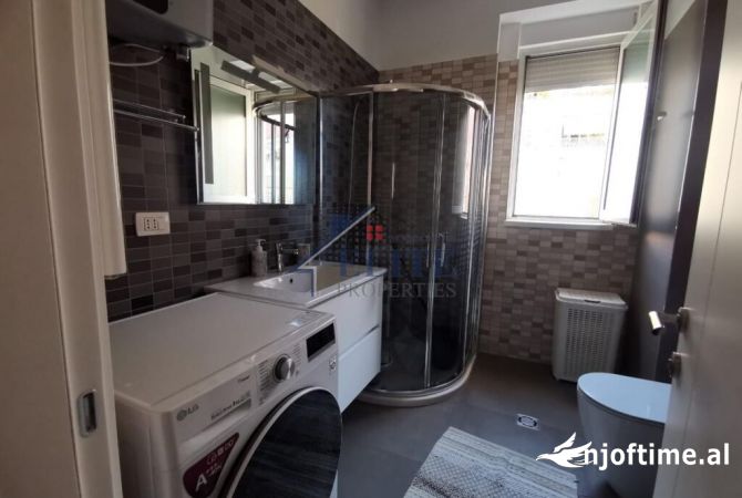 Shtepi ne shitje Apartament ne Tirane, 1+1, Mobilimi E mobiluar, Pagesa 166,000  Euro.