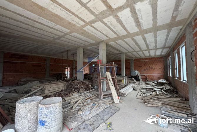 Ambient biznesi me qera 4+1 ne Tirane - 1,000 Euro