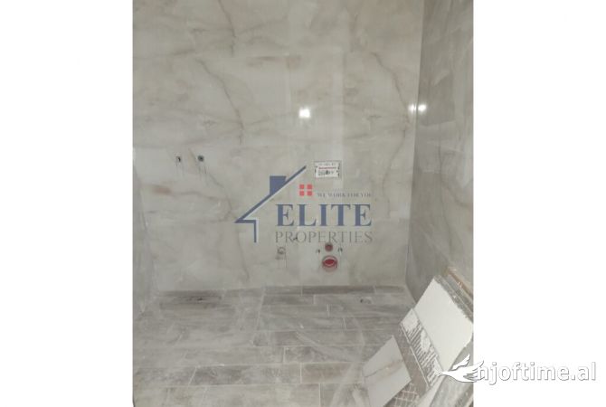 Shtepi ne shitje Apartament ne Tirane, 2+1, Mobilimi Bosh, pa mobiluar, Pagesa 179,365  Euro.