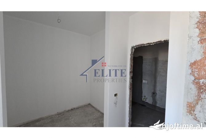 Shtepi ne shitje Apartament ne Tirane, 2+1, Mobilimi Bosh, pa mobiluar, Pagesa 110,292  Euro.