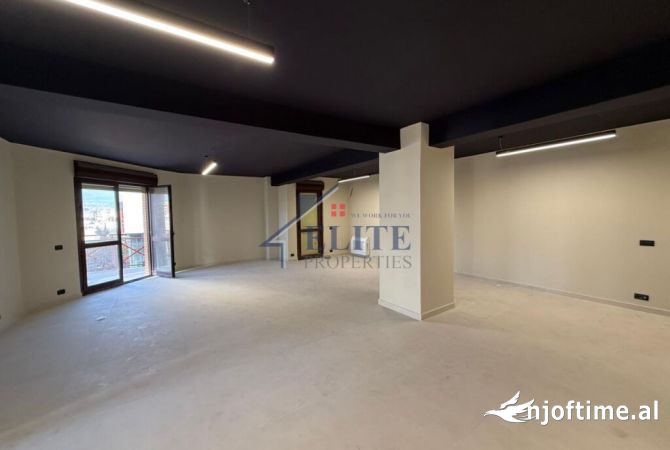 Ambient biznesi me qera 3+1 ne Tirane - 2,000 Euro