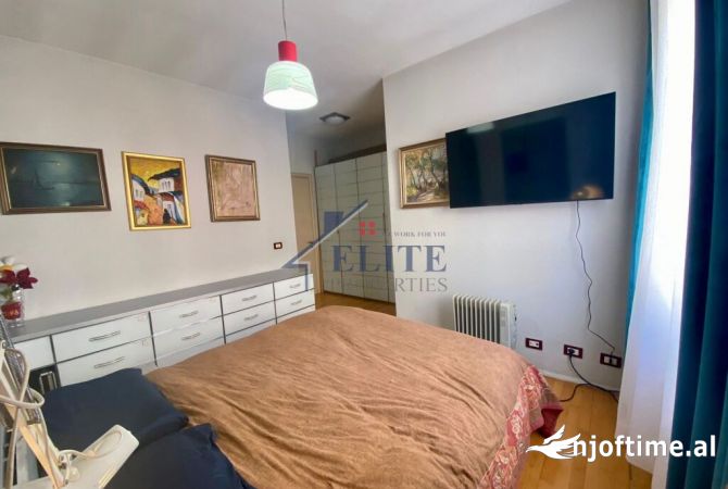 Shtepi ne shitje Apartament ne Tirane, 3+1, Mobilimi E mobiluar, Pagesa 198,000  Euro.