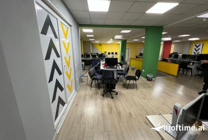 Ambient biznesi me qera 3+1 ne Tirane - 7,000 Euro