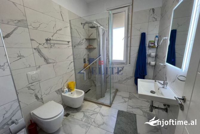 Shtepi ne shitje Apartament ne Tirane, 2+1, Mobilimi Bosh, pa mobiluar, Pagesa 195,000  Euro.