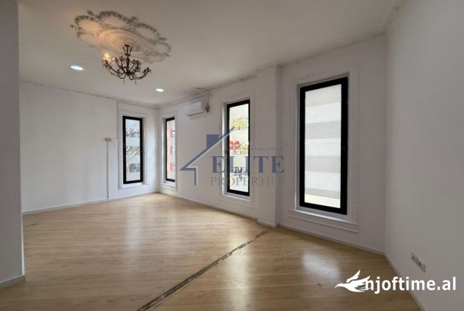 Ambient biznesi me qera 3+1 ne Tirane - 150,000 Leke