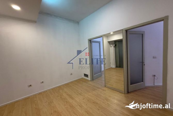 Ambient biznesi me qera 3+1 ne Tirane - 150,000 Leke