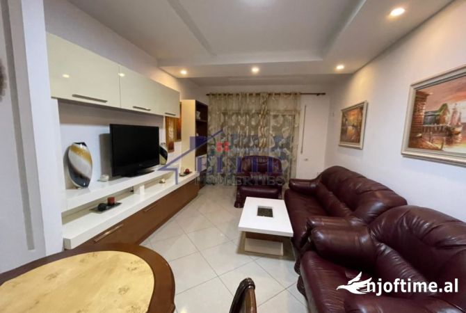 Shtepi me qera 2+1 ne Tirane - 700 Euro