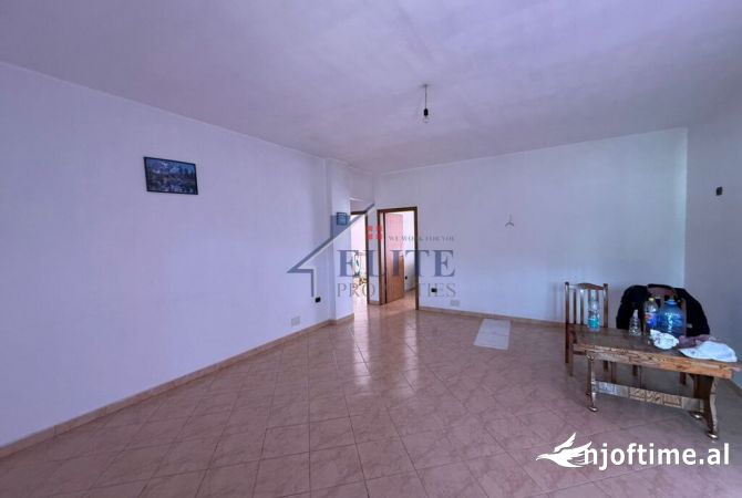 Shtepi ne shitje 3+1 ne Tirane - 450,000 Euro
