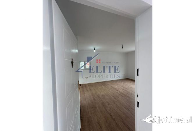Shtepi ne shitje Apartament ne Tirane, 1+1, Mobilimi Bosh, pa mobiluar, Pagesa 75,000  Euro.